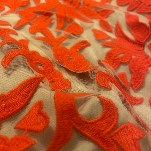 Red Embroidered Bodycon Cocktail Dress - Picture 11 of 11